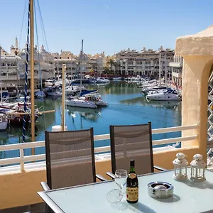 magnifico-apartamento-con-vistas-en-puerto-marina.es-andalucia.com/